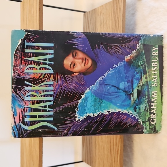 Shark Bait by Graham Salisbury  Delacorte Press Kids Toys Book - Picture 4 of 11